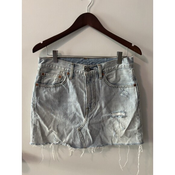 Levi’s Denim Skirt Light Wash Distressed Size 28 - Picture 1 of 4